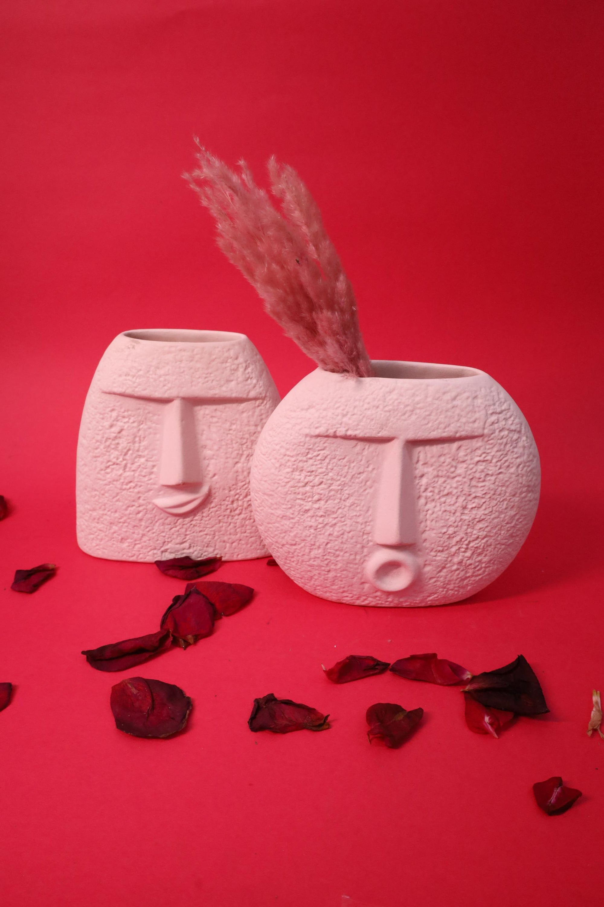 Ceramic White 'Kiss Face Vase'